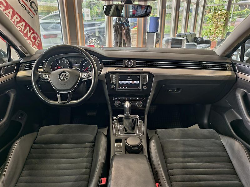 Volkswagen Passat 1.4 TSi 110kW DSG, HIGHLINE - fotka 9 z 22