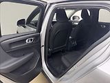 Volvo XC40 2,0 D3 AUTOMAT VÝHŘEV TAŽNÉ - náhled 32