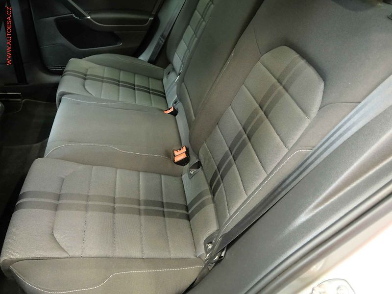 Volkswagen Golf (2014) 1.2TSi, servis.kniha - fotka 10 z 23