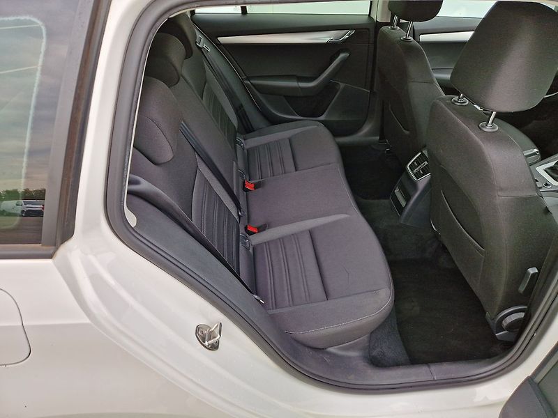 Škoda Octavia 1.6 TDI - fotka 32 z 34