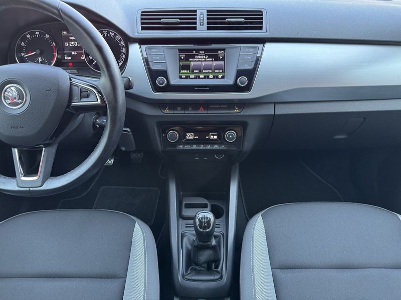 Škoda Fabia (2016) 1.2TSi Scout Digi Klima - fotka 8 z 44