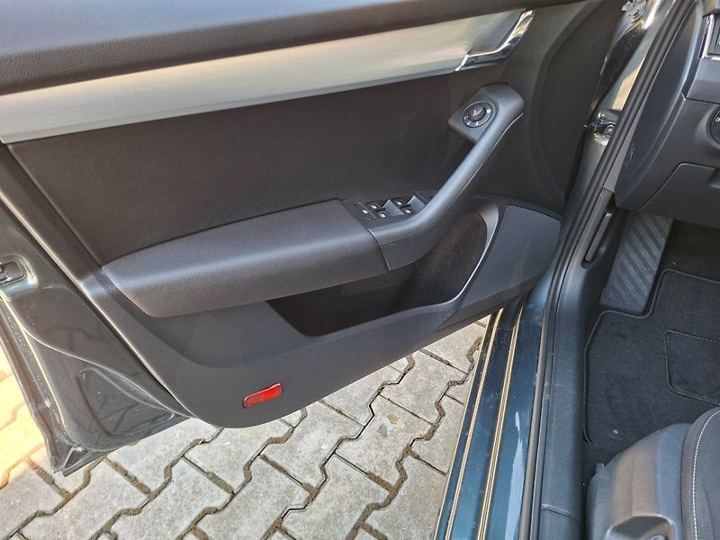 Škoda Octavia (2018) 2.0TDI 110kW DSG 4X4 -DPH - fotka 25 z 41