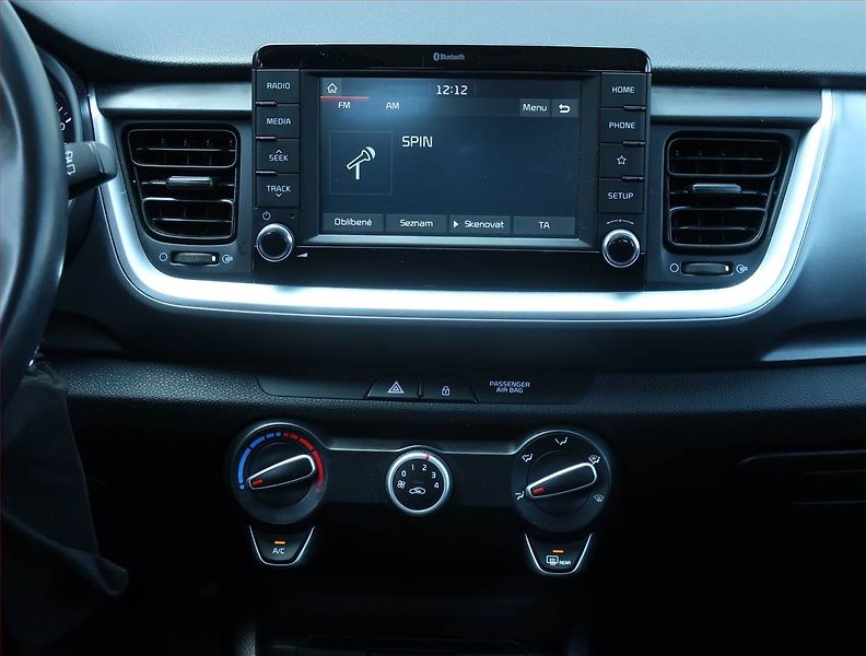 Kia Stonic (2018) Exclusive 1.25 CVVT, Tempomat - fotka 12 z 19