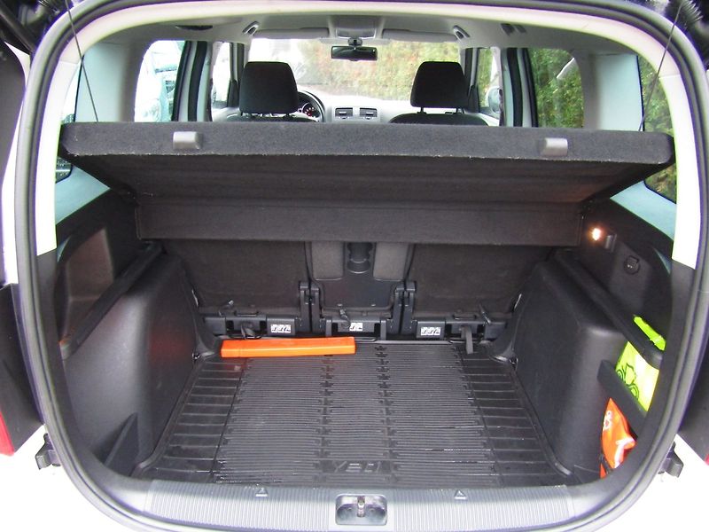 Škoda Yeti (2014) 1.6 TDI 77kW DSG BEZ KOROZE - fotka 23 z 39