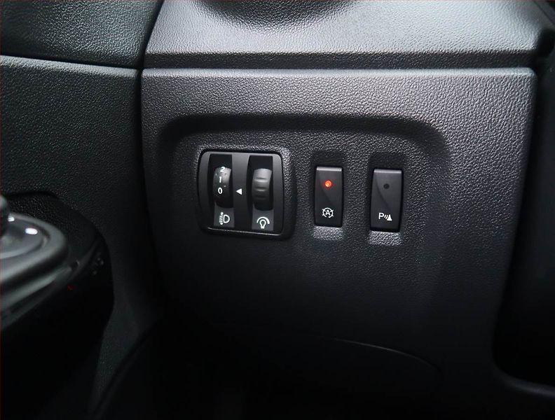 Renault Captur (2016) 1.2 TCe, Automat, Tempomat - fotka 19 z 22