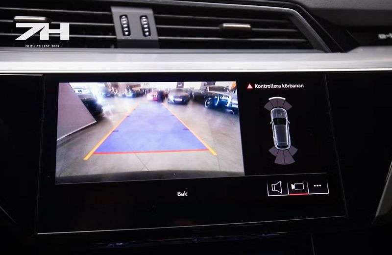 Audi Q8 e-tron 55 Q Kam Vzduch HuD BLIS  - fotka 21 z 23