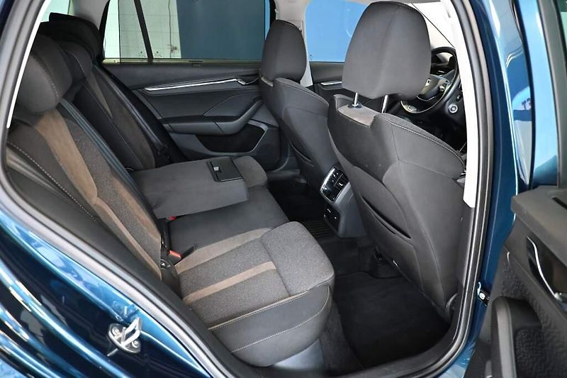 Škoda Octavia (2023) 2.0 SCOUT 4x4 DSG Matrix LED T - fotka 11 z 36