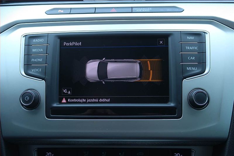 Volkswagen Passat (2017) 1.6 TDI, Automat, Serv.kniha - fotka 16 z 24