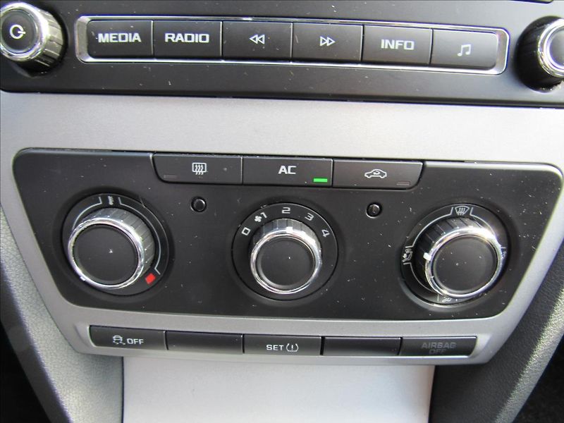 Škoda Octavia 1,4 TSi 90kW Sedan - fotka 17 z 30