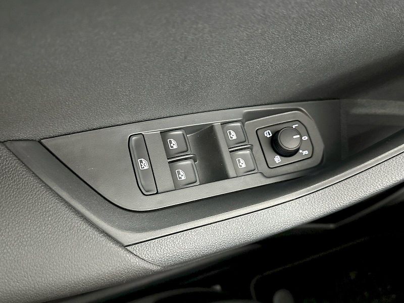 Škoda Karoq (2025) DSG 1.5TSI 110kW SportLine - fotka 30 z 36
