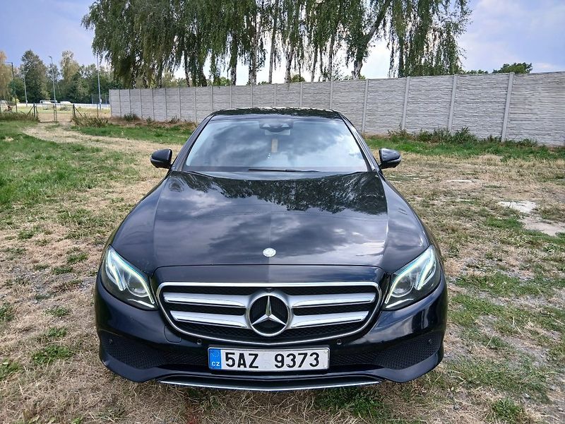 Mercedes-Benz Třídy E 220d Avantgarde - fotka 2 z 20