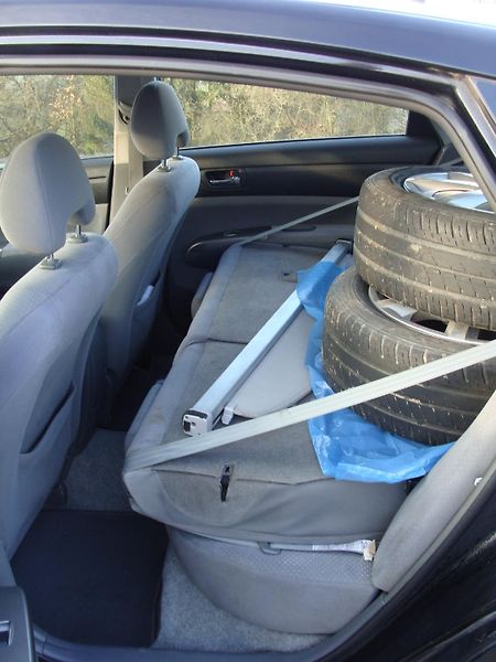 Toyota Prius 1.5i/E, 57 kW, REZERVACE - fotka 10 z 30