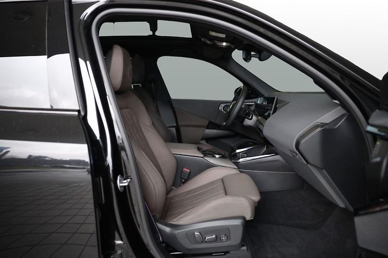 BMW X3 xDrive 40d - fotka 14 z 22