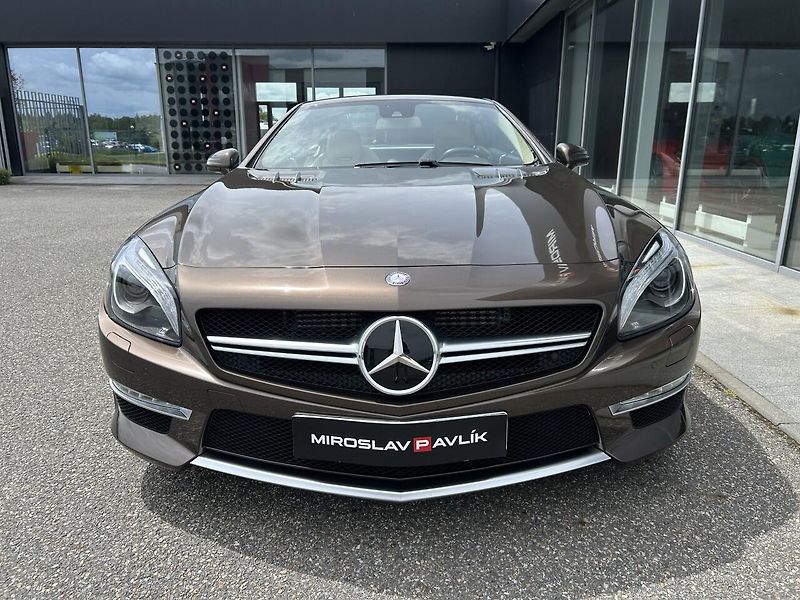 Mercedes-Benz SL 63 AMG Roadster - fotka 2 z 42