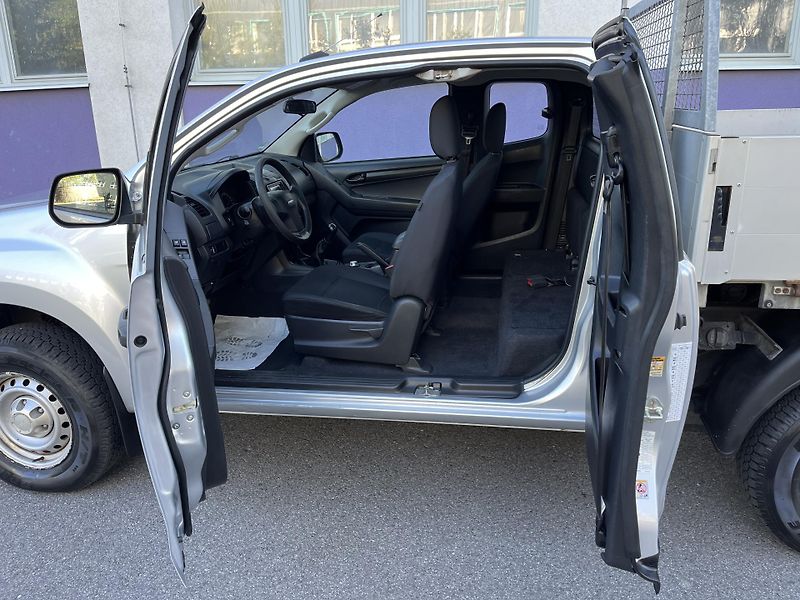 Isuzu D-Max 2,5 TD 4WD 3-stranná sklopka  - fotka 10 z 28