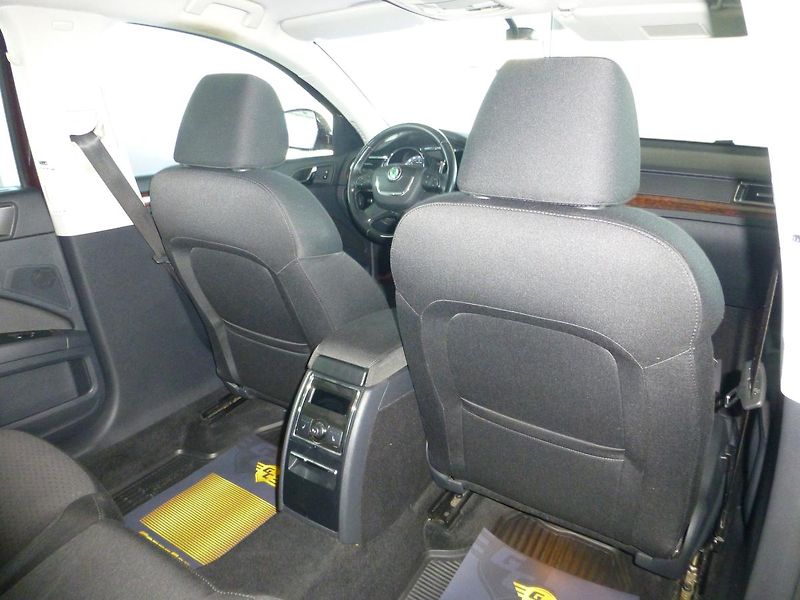 Škoda Superb (2013) 2,0TDI*VYHŘ.S**XENONY**WEBASTO - fotka 27 z 32