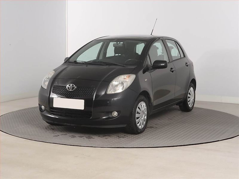 Toyota Yaris (2008) 1.0 VVT-i, po STK, servisované - fotka 2 z 16