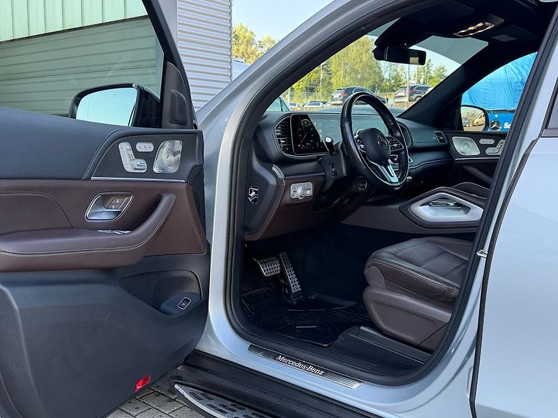 Mercedes-Benz GLS 400 d 4MATIC - fotka 22 z 39
