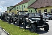 Veterány soutěžící o Zlomenou poloosu při své zastávce v Koutech