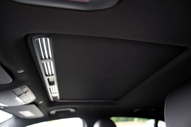 Mercedes-Benz GLC 300 de 4Matic Coupe AMG,ČR - fotka 44 z 45