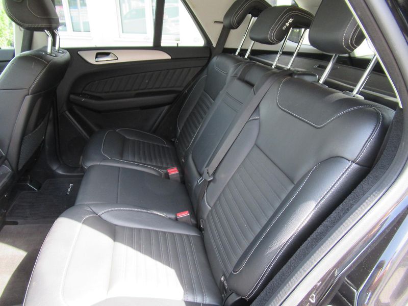 Mercedes-Benz GLE (2015) 350Cdi AMG paket - fotka 15 z 16