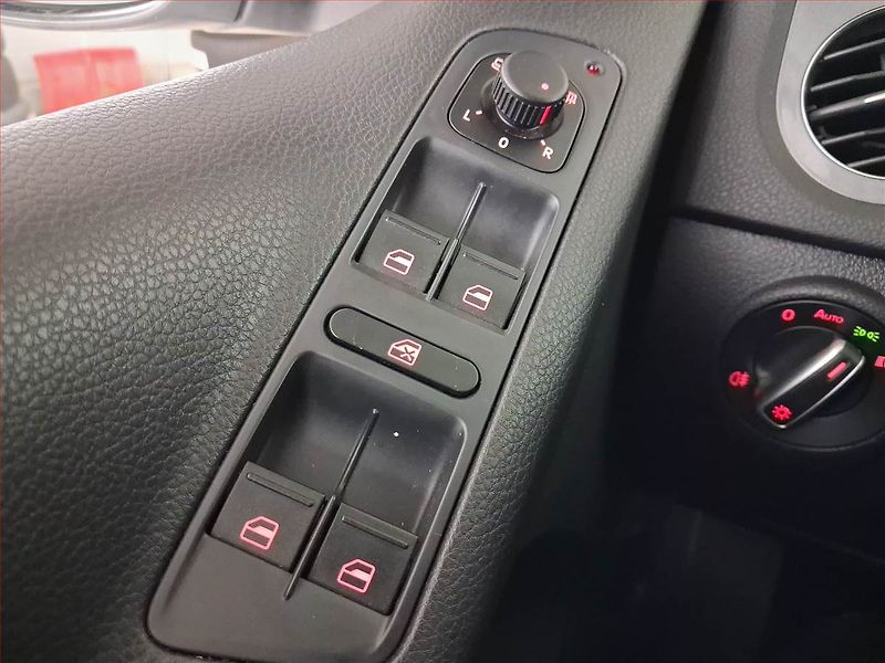 Volkswagen Tiguan (2014) 1.4 TSI, Park. senzory - fotka 16 z 16