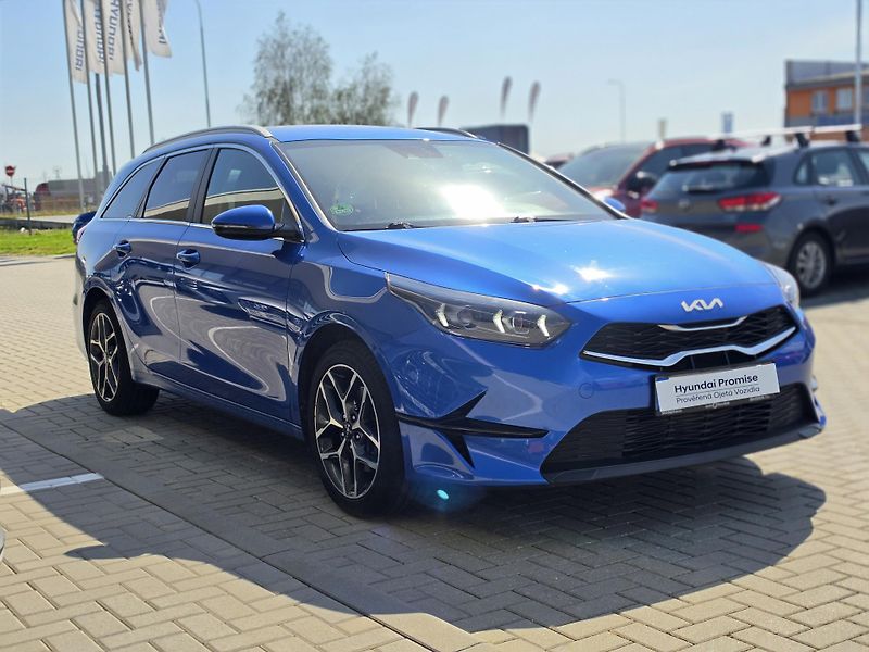 Kia Ceed (2022) 1,5 T-GDI 118kW DCT TOP - fotka 6 z 15