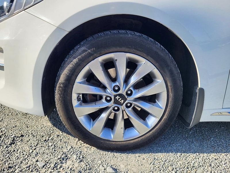 Kia Optima 1.7 CRDi 16V 104kW EXCLUSIVE - fotka 34 z 44
