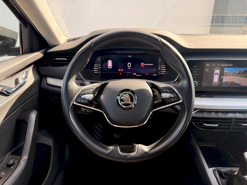 Škoda Octavia (2022) COM AMB TD 85/2.0 M6F - fotka 15 z 23