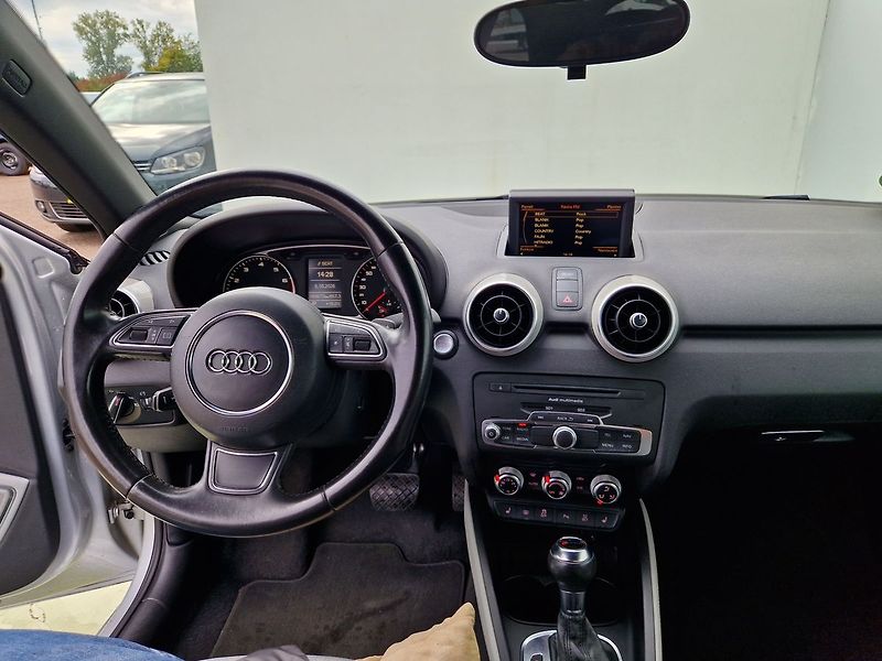 Audi A1 Ambition 1.4TFSI S-Line - fotka 11 z 34