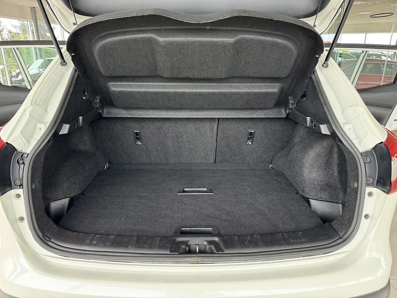 Nissan Qashqai 1,2DIG-T*Navi*Kamera*PDC*Tažné - fotka 31 z 34