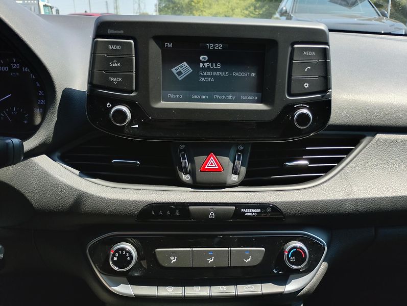 Hyundai i30 1.0 T-GDI - fotka 13 z 22