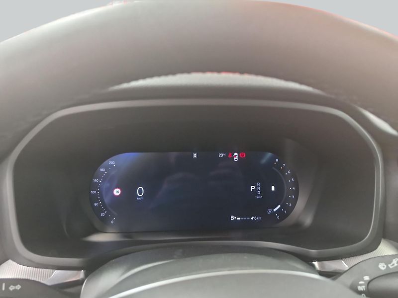 Volvo V60 B4 Plus Dark - fotka 17 z 19