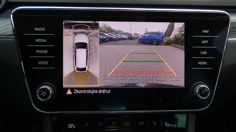Škoda Superb 1.4 TSI iV Style DSG - fotka 16 z 27