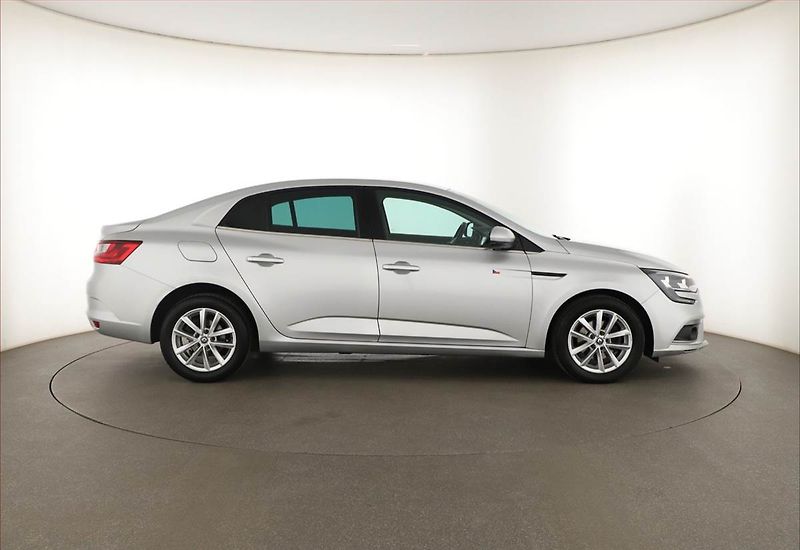 Renault Mégane (2017) 1.5 dCi, Tempomat - fotka 6 z 15