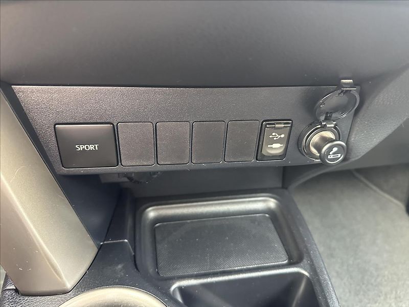 Toyota RAV4 2,0 4x4 TAŽNÉ - fotka 17 z 24