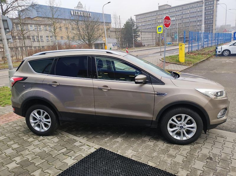 Ford Kuga (2019) - fotka 3 z 26
