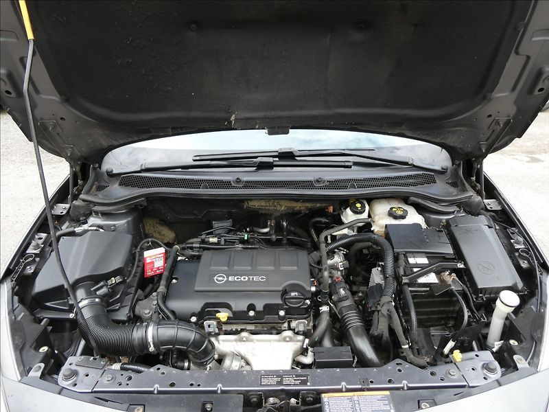 Opel Astra 1,4 88kW 2x kola, 2.majitel - fotka 28 z 38