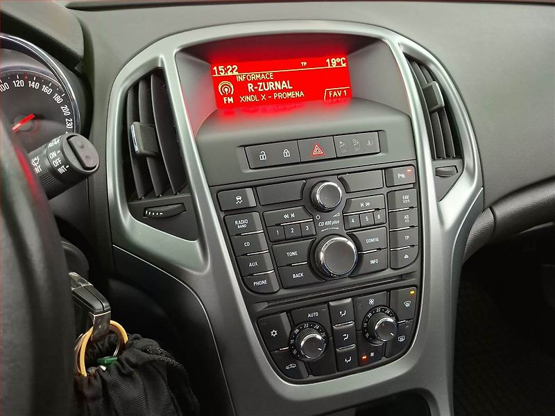 Opel Astra (2014) 1.4 T, Serv.kniha, Tempomat - fotka 12 z 15