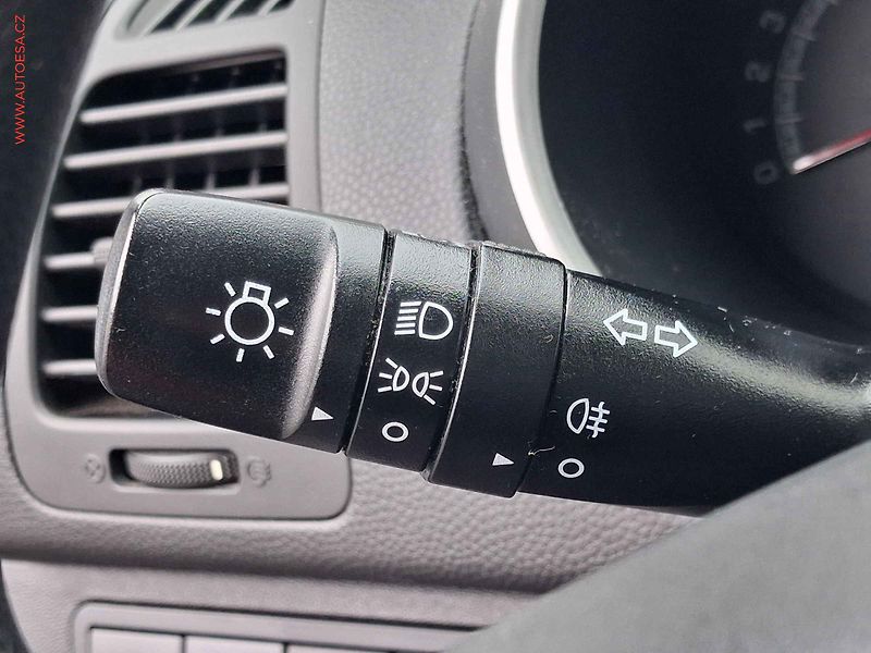 Kia Venga (2010) 1.4i, 2.maj,ČR, AC, +sada kol - fotka 15 z 16