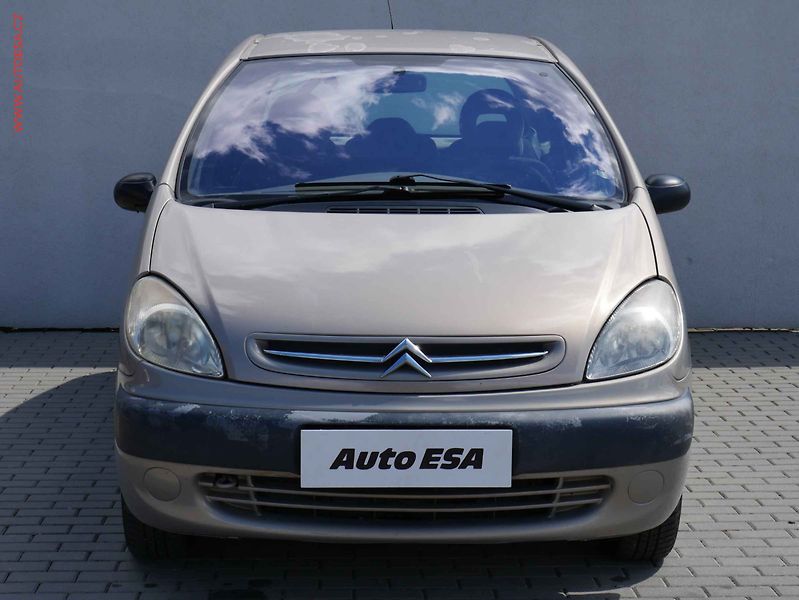 Citroën Xsara Picasso (2002) 1.8i, autoAC - fotka 2 z 16
