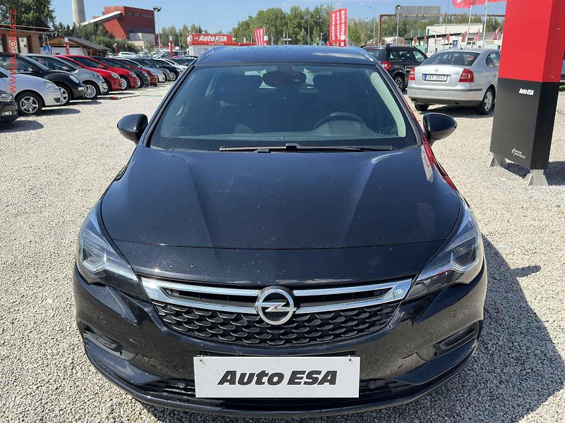 Opel Astra (2019) 1.6CDTi, Navi, bixenon - fotka 2 z 18