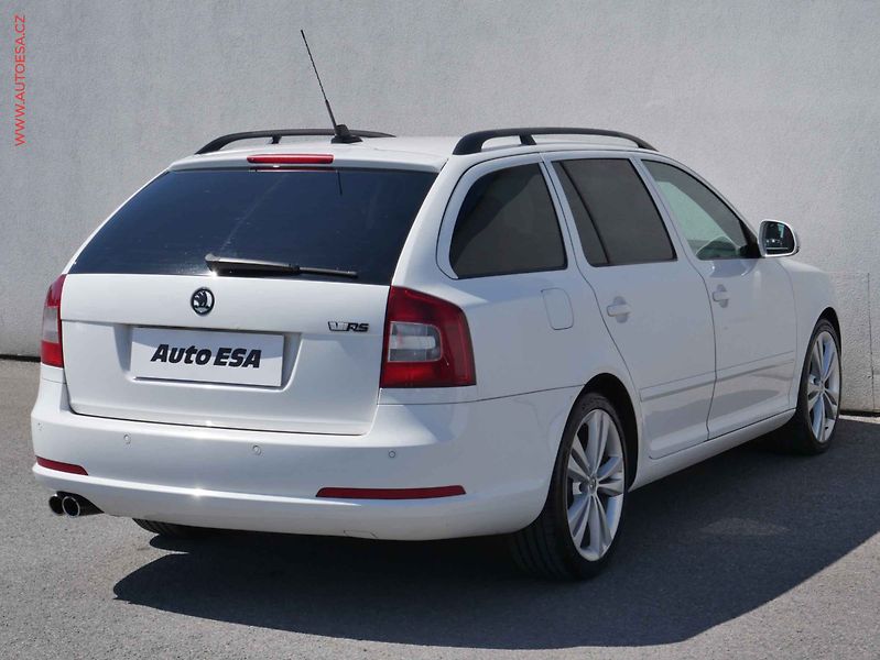 Škoda Octavia (2010) 2.0 TSi, RS, DSG - fotka 4 z 14