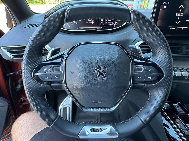 Peugeot 5008 (2023) 1.5 HDi GT EAT8 - fotka 16 z 44