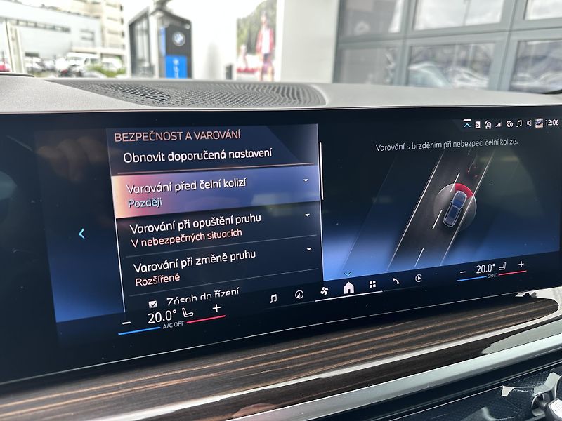 BMW X5 xDrive30d M-Sport - fotka 19 z 34