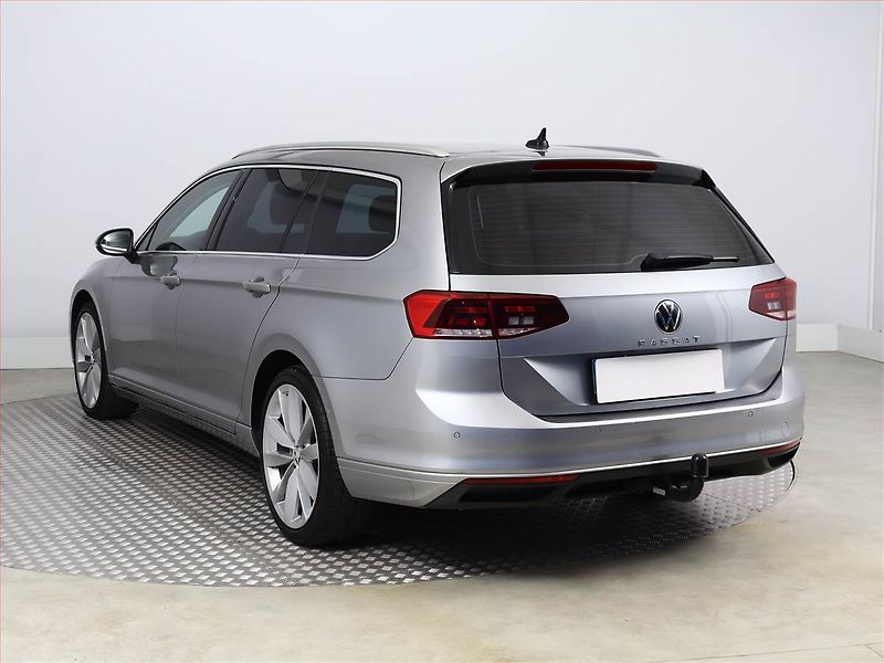 Volkswagen Passat (2022) Elegance 2.0 TDI, Automat - fotka 4 z 20