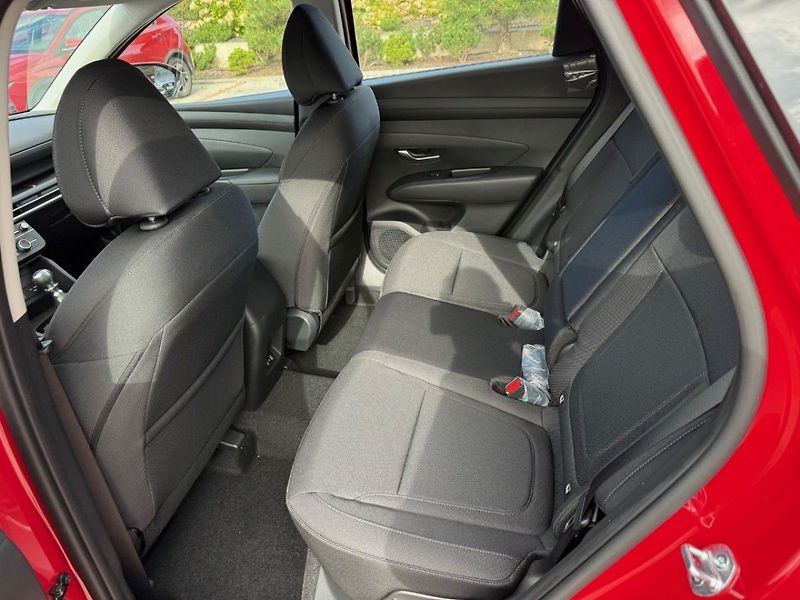 Hyundai Tucson 25 1,6 TGDI MT 2WD STYLE - fotka 6 z 6
