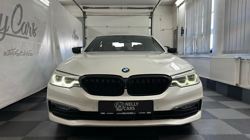 BMW Řada 5 XDIRVE/SPORT LINE/2 SADY GUM - fotka 2 z 55