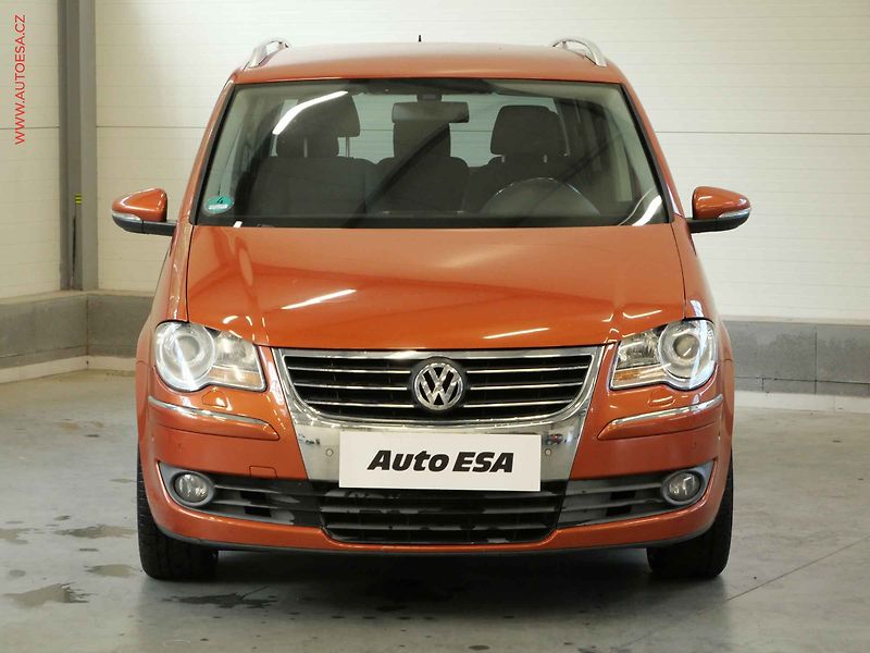 Volkswagen Touran (2010) 1.4 TSI, DSG - fotka 2 z 20