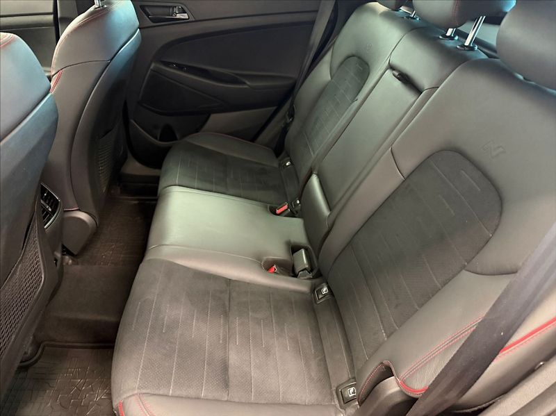 Hyundai Tucson 1,6 T-GDI N LINE STYLE PREMIUM - fotka 20 z 23